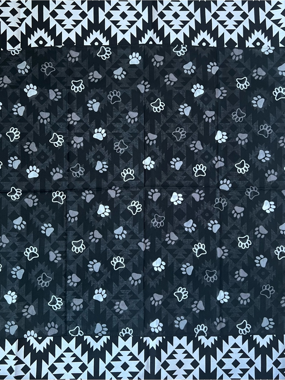 Cute paw🐾 print bandana 🦮